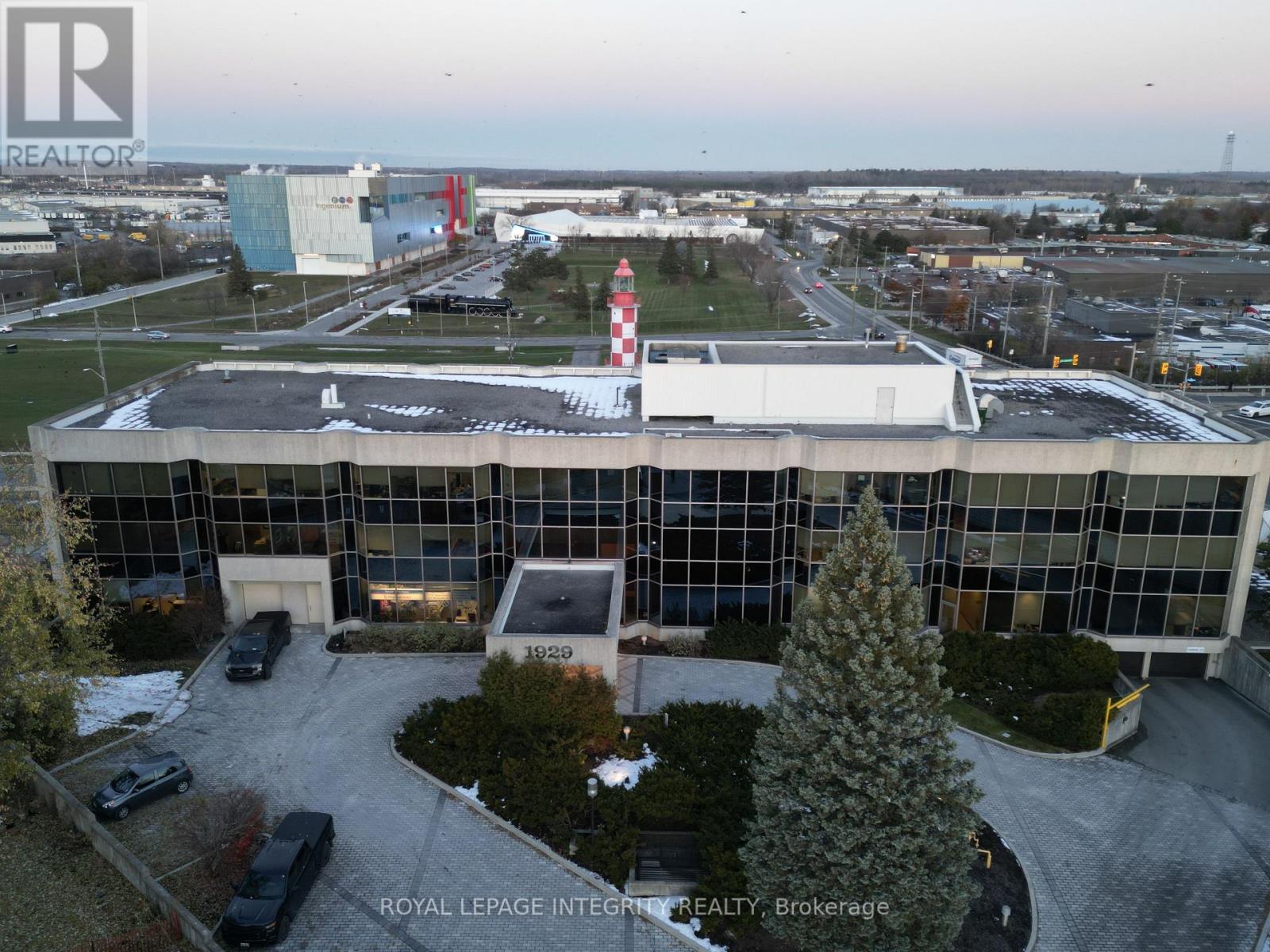 204 - 1929 RUSSELL ROAD