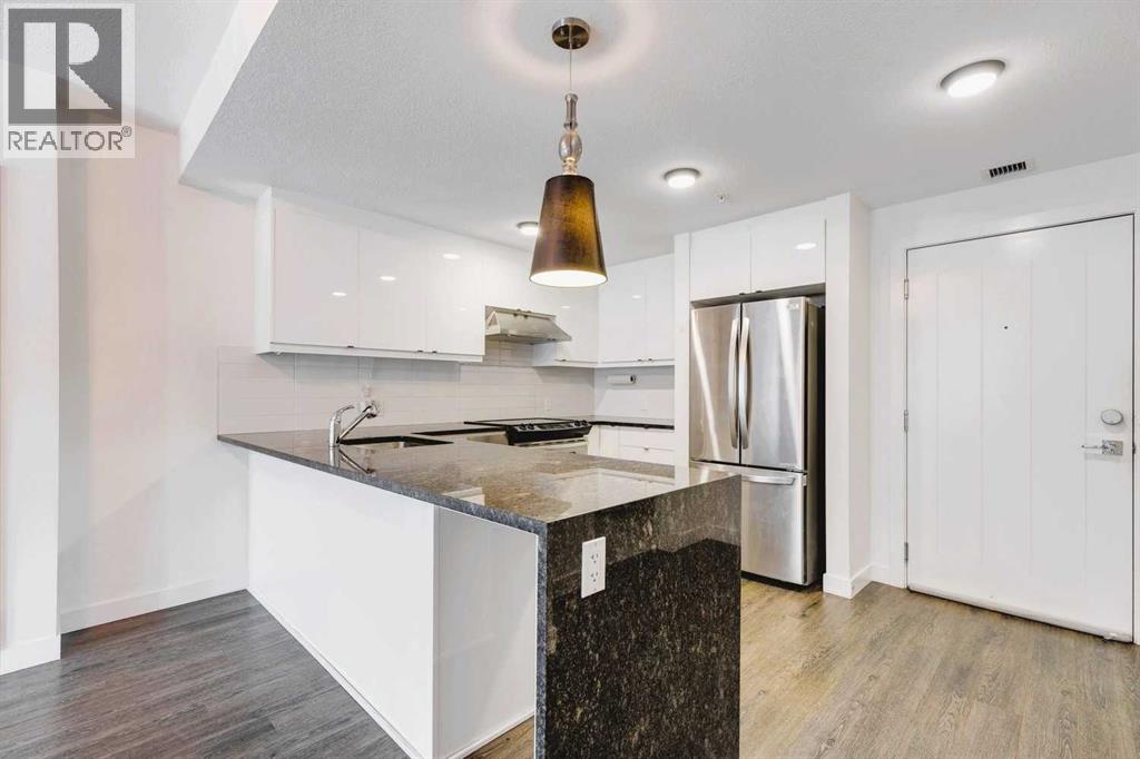 103, 25 Aspenmont Heights SW