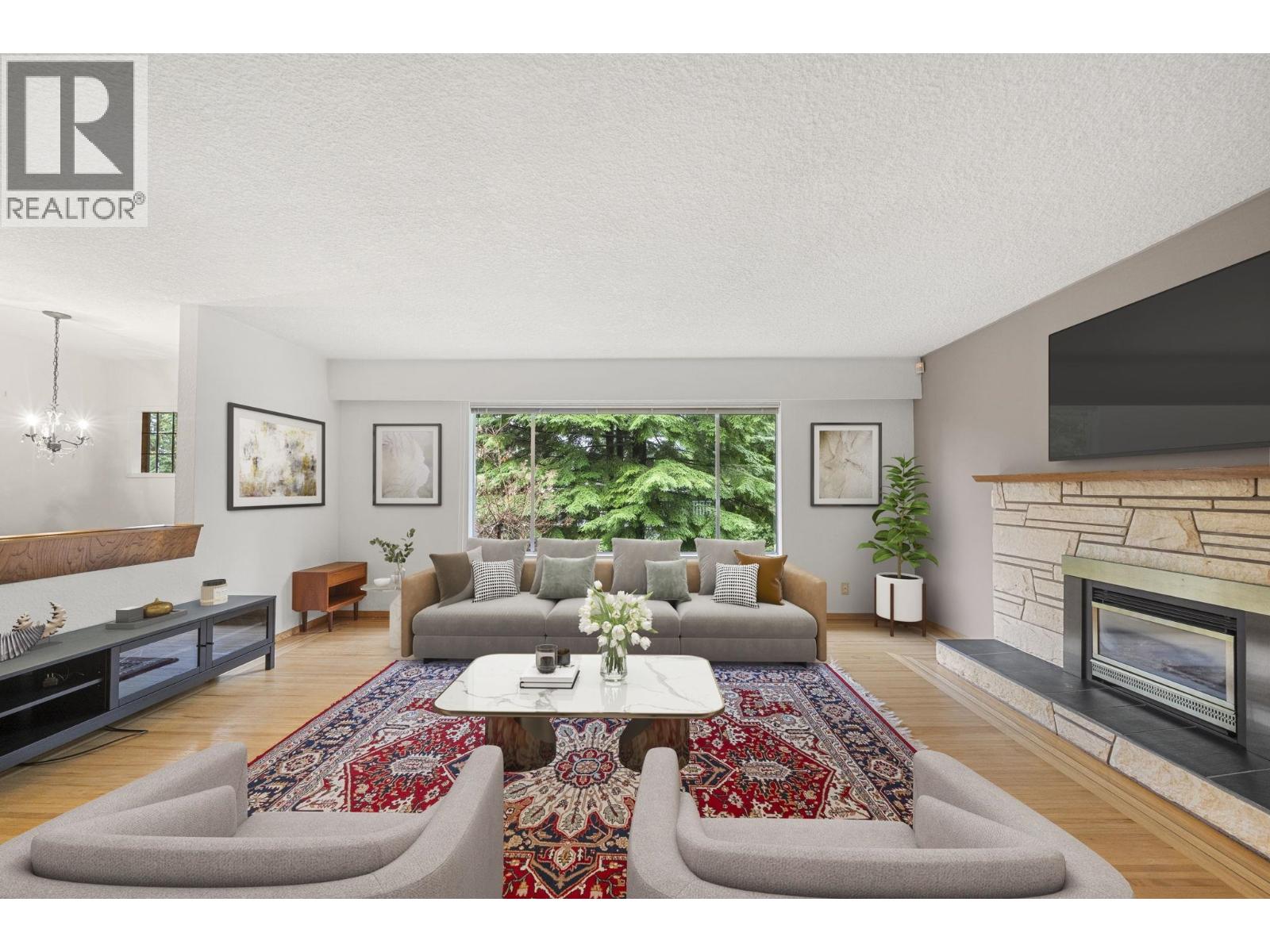 2086 TOMPKINS CRESCENT