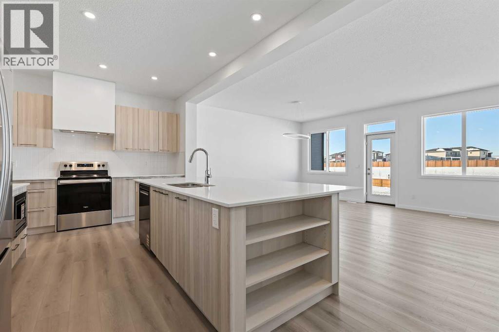 421 Corner Glen Way NE