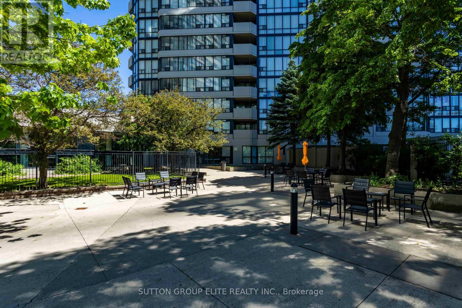 1206 - 330 RATHBURN ROAD W