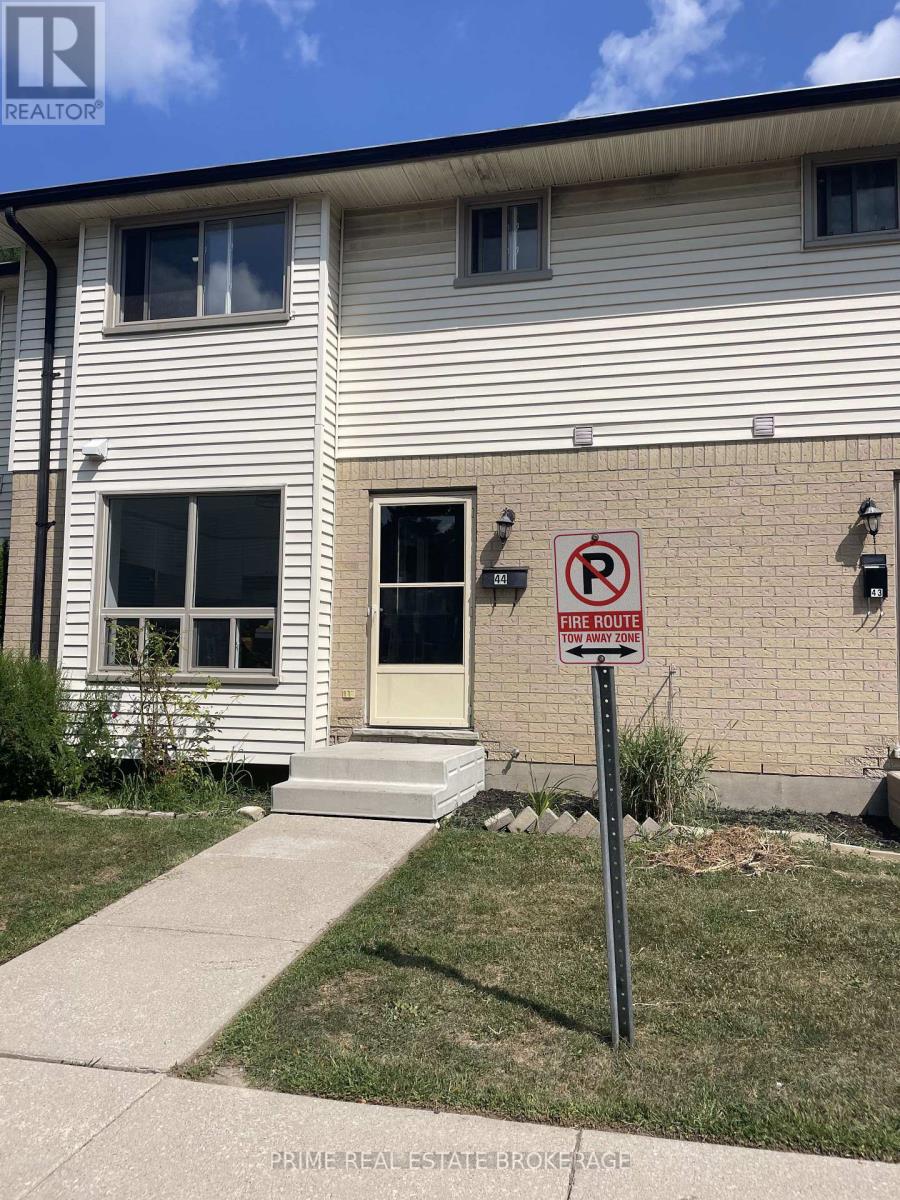 44 - 355 SANDRINGHAM CRESCENT