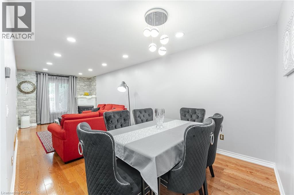 833 SCOLLARD Court Unit# 30