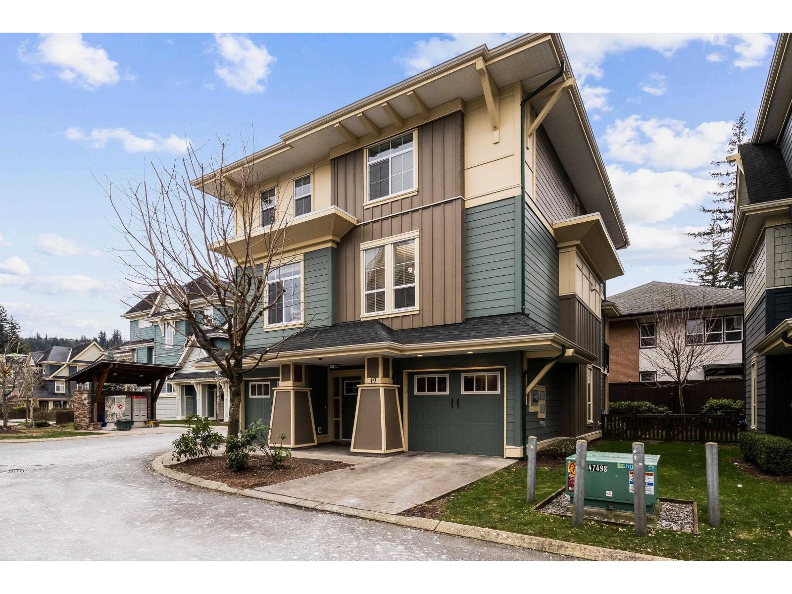 19 45290 SOOWAHLIE CRESCENT, Garrison Crossing