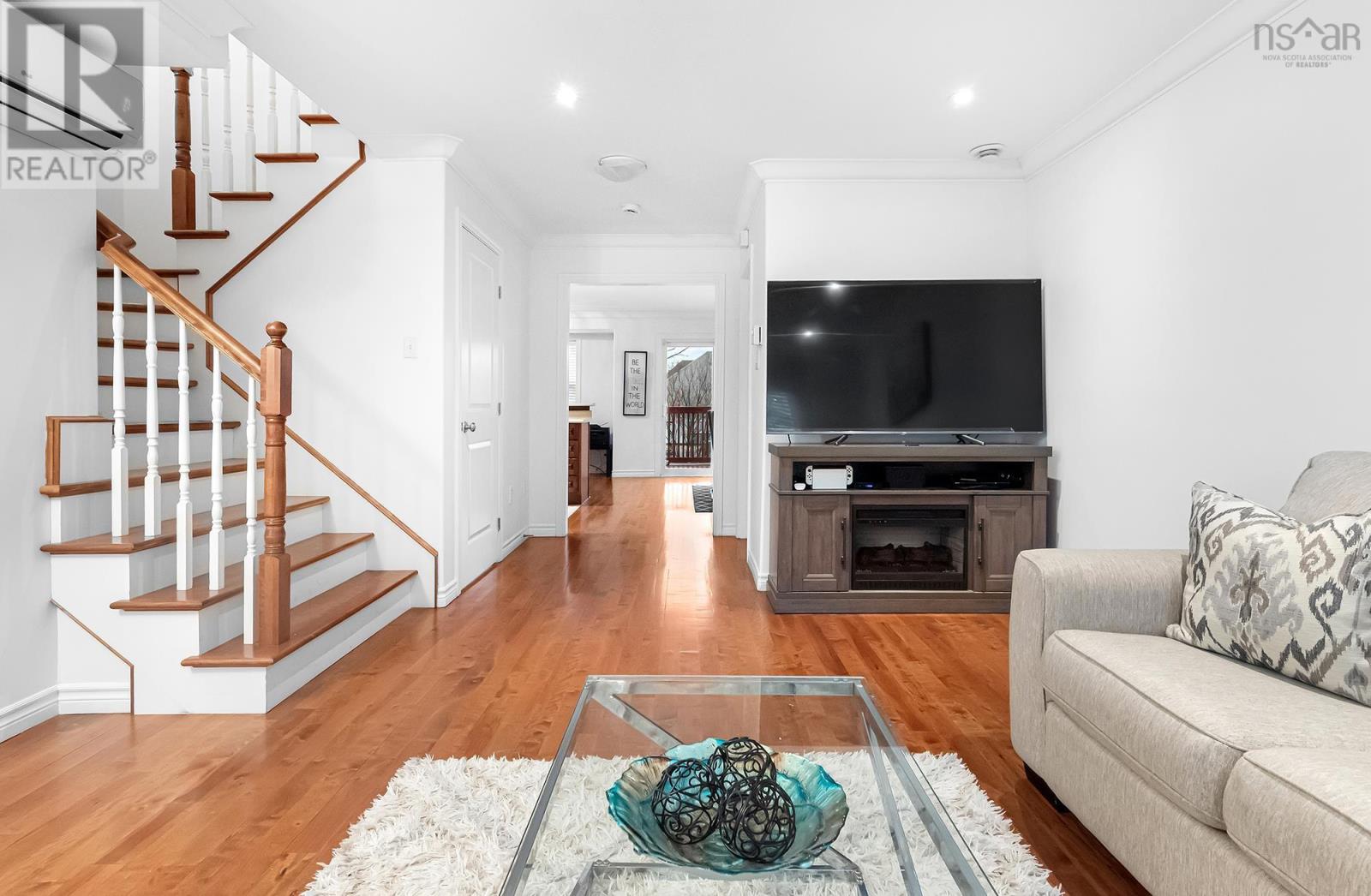 18 Outrigger Crescent