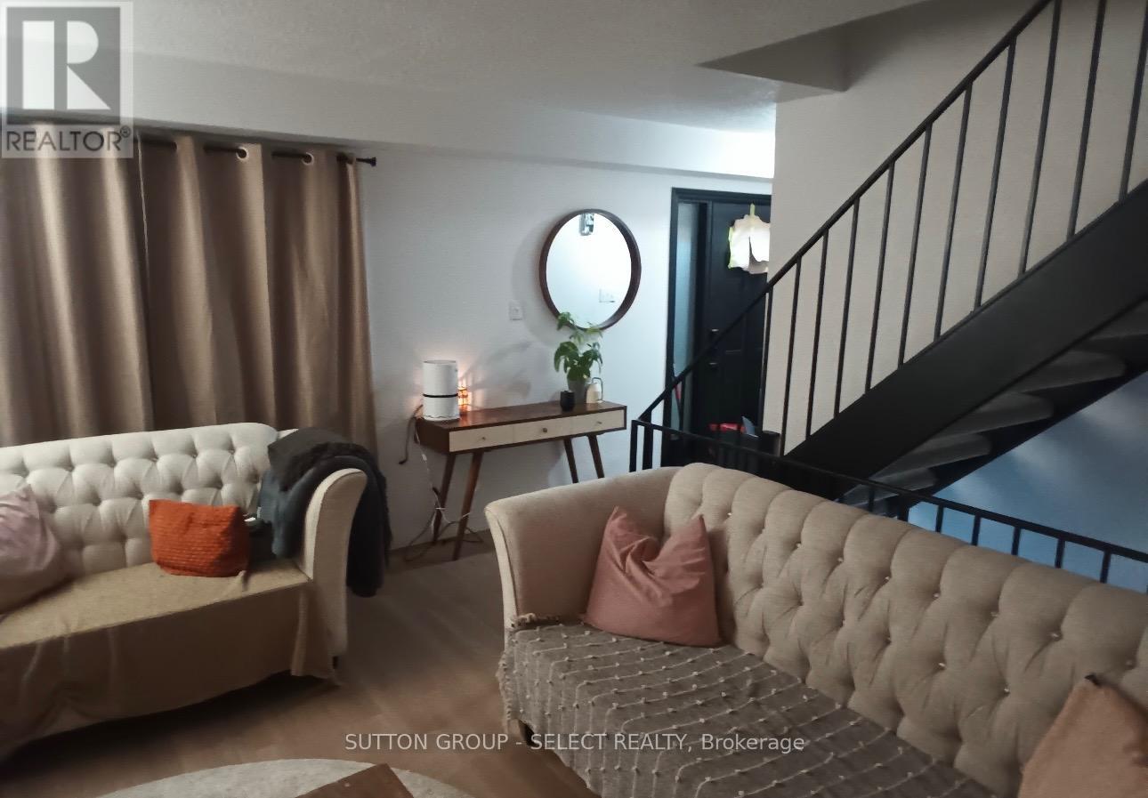 74 - 70 FIDDLERS GREEN ROAD