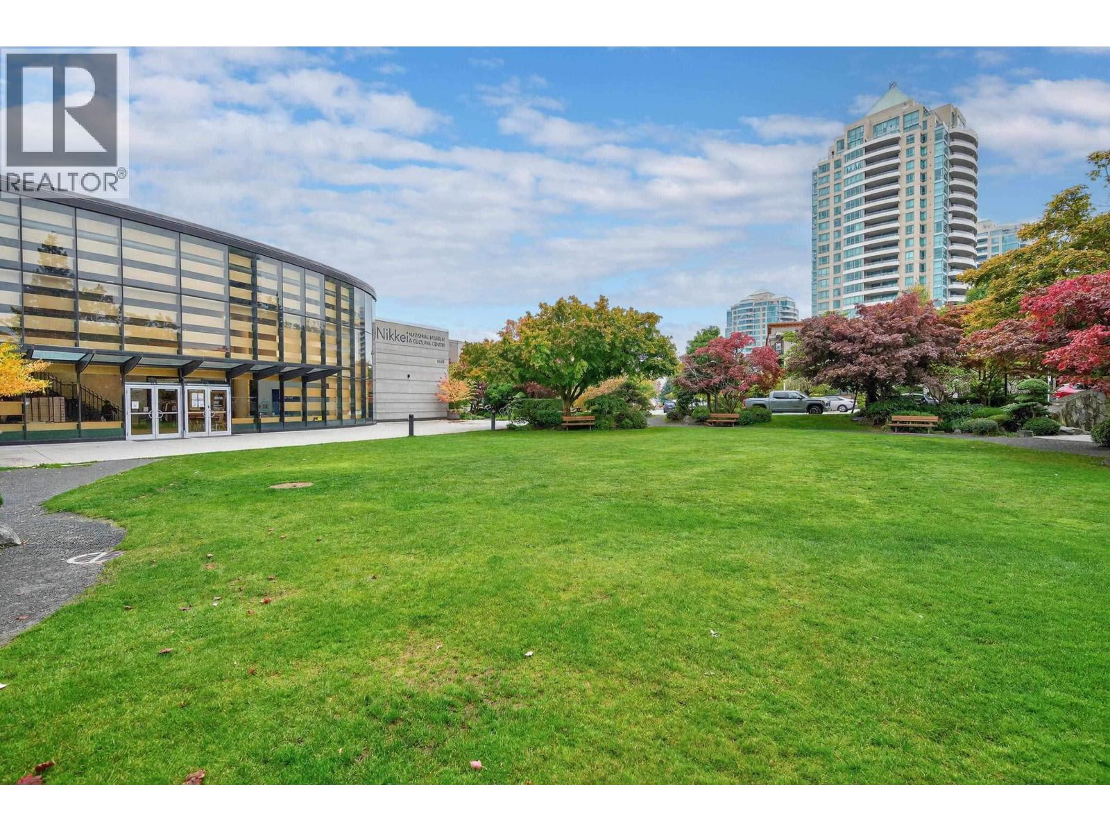 1803 6659 SOUTHOAKS CRESCENT