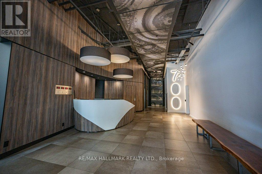 216 - 700 KING STREET W