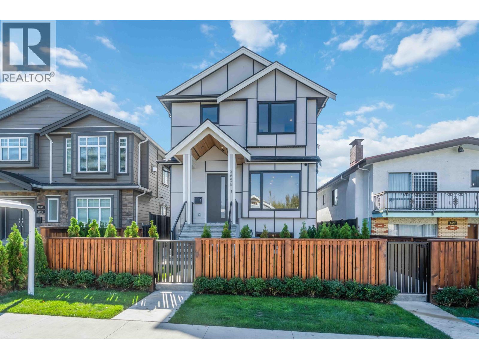 1 2658 DUNDAS STREET