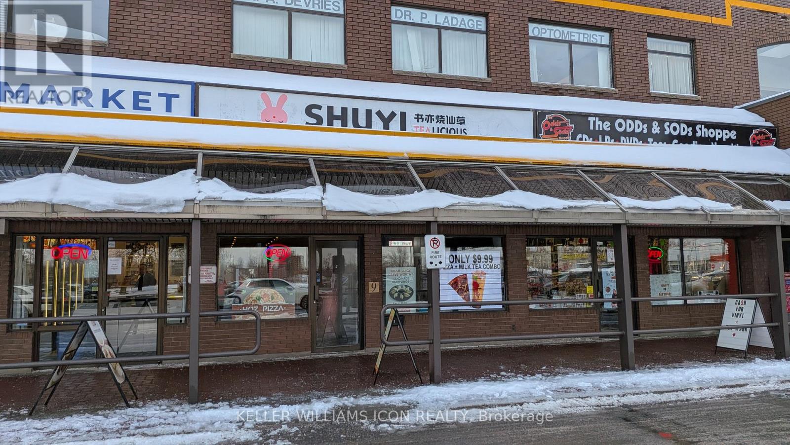 UNIT 9 - 1400 CLYDE AVENUE