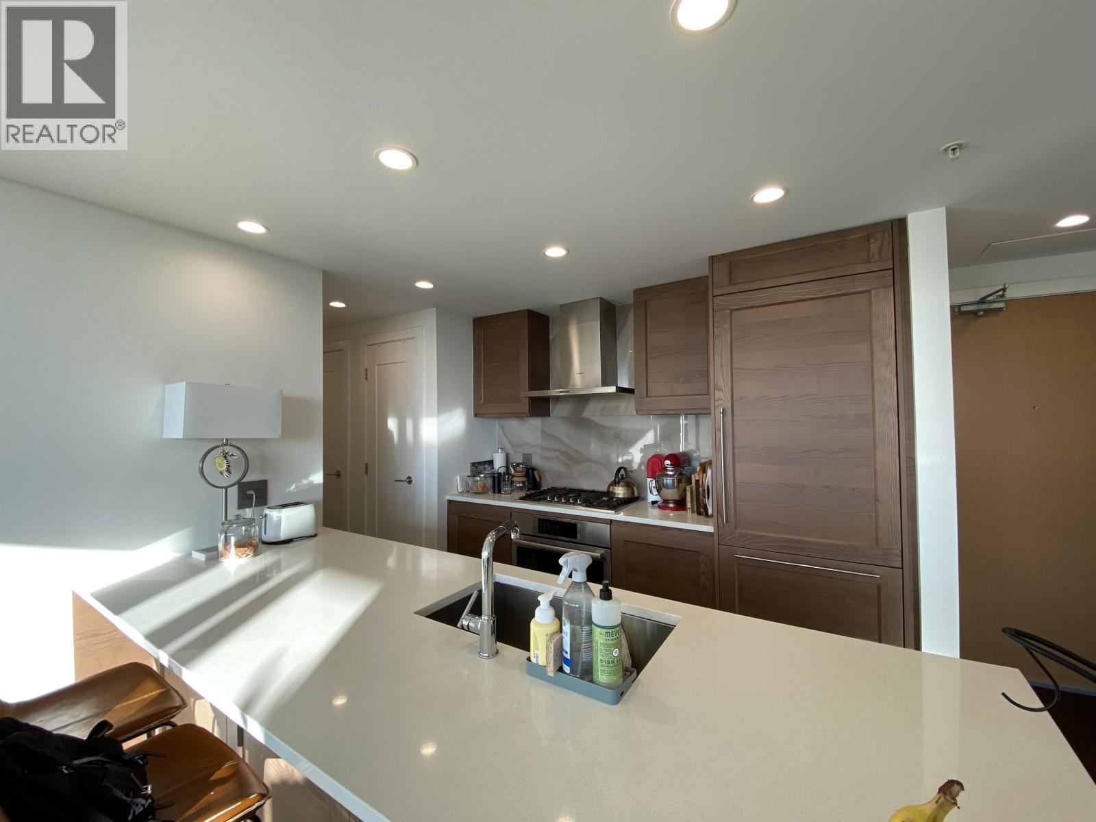 610 5629 BIRNEY AVENUE