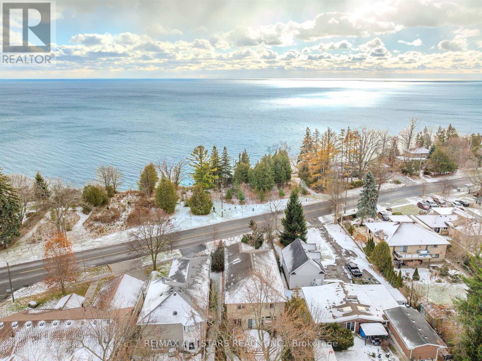 458 GUILDWOOD PARKWAY