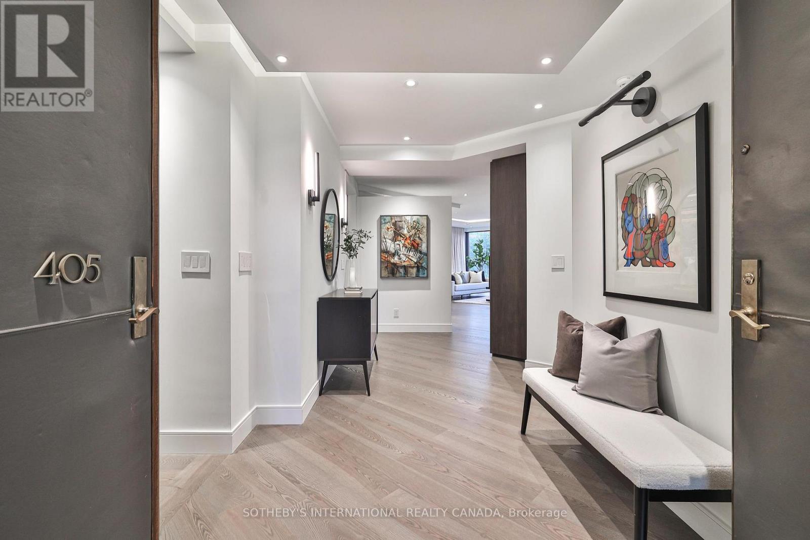 405 - 342 SPADINA ROAD