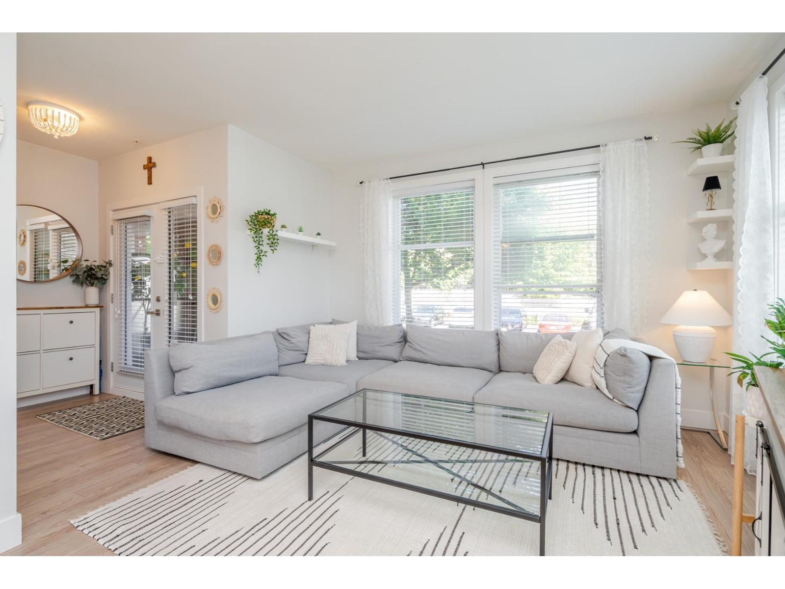 105 15956 86A AVENUE