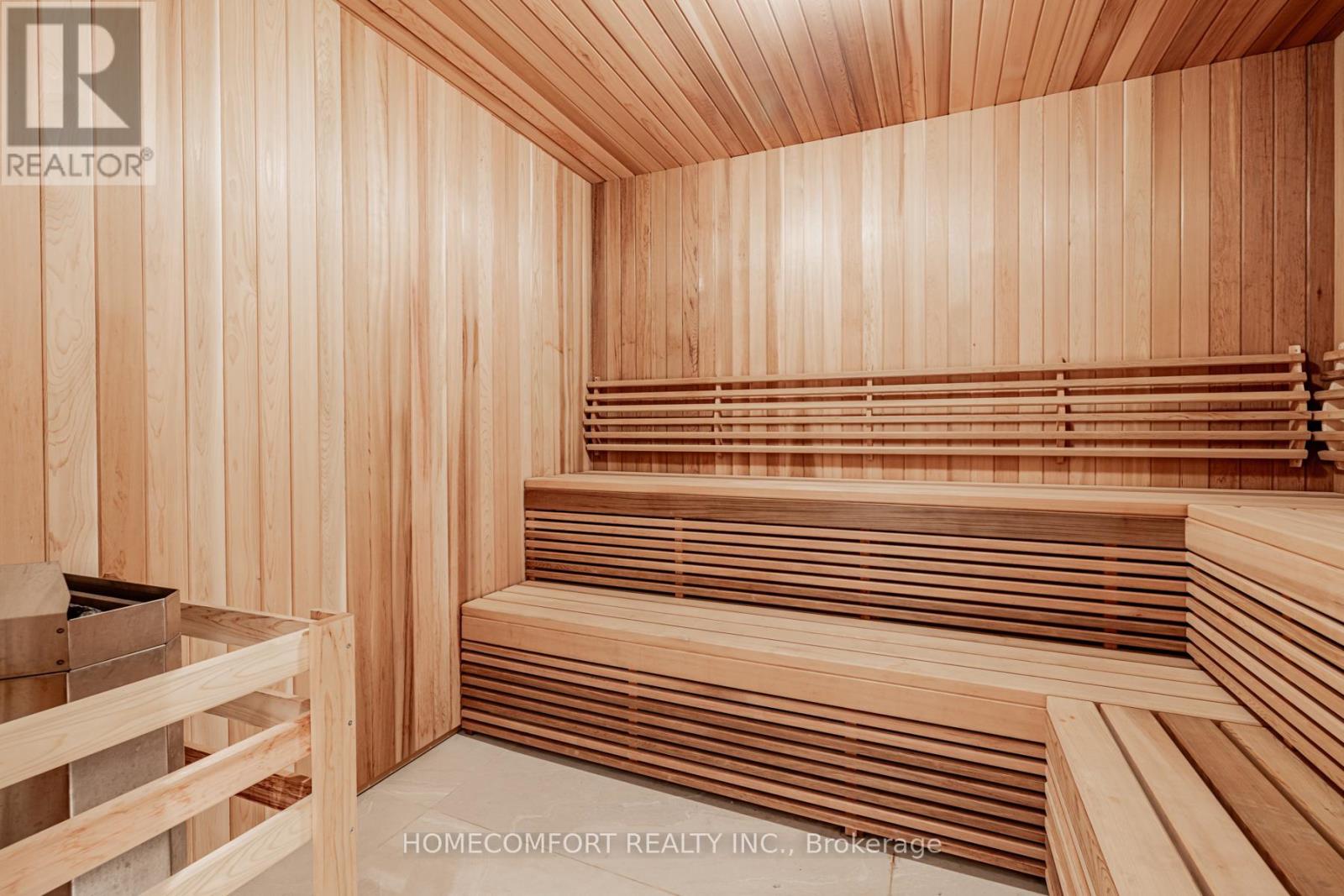 809 - 28 HOLLYWOOD AVENUE