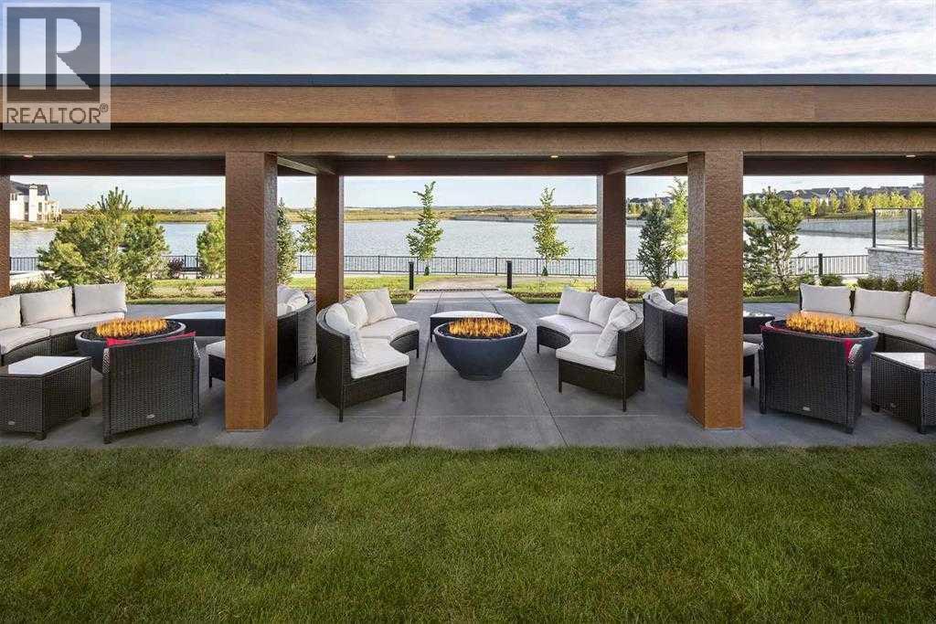 302, 130 Marina Cove SE