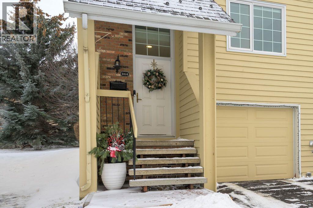 344 Point Mckay Gardens NW