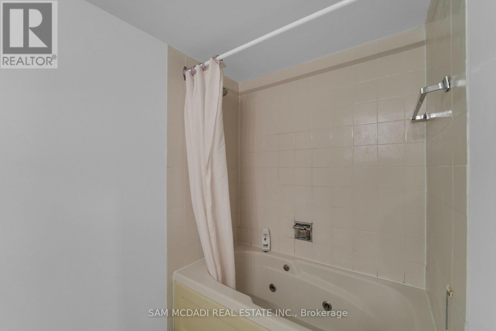 613 - 117 GERRARD STREET E