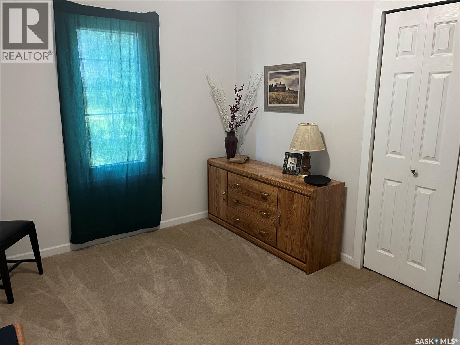 1000 Railway AVENUE W