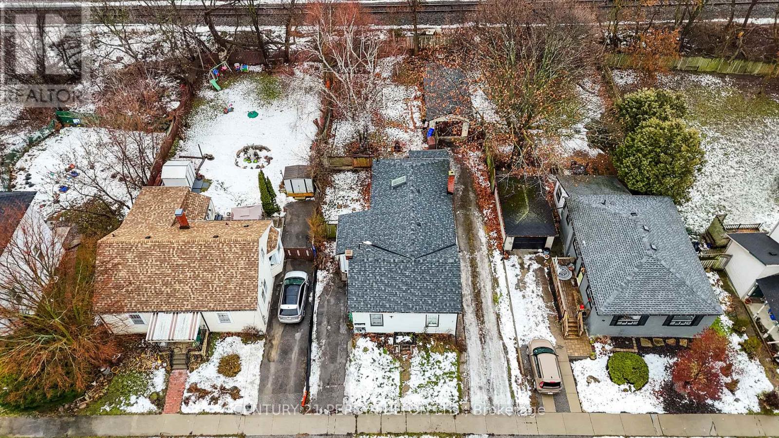 1-2 - 75 AVENUE STREET