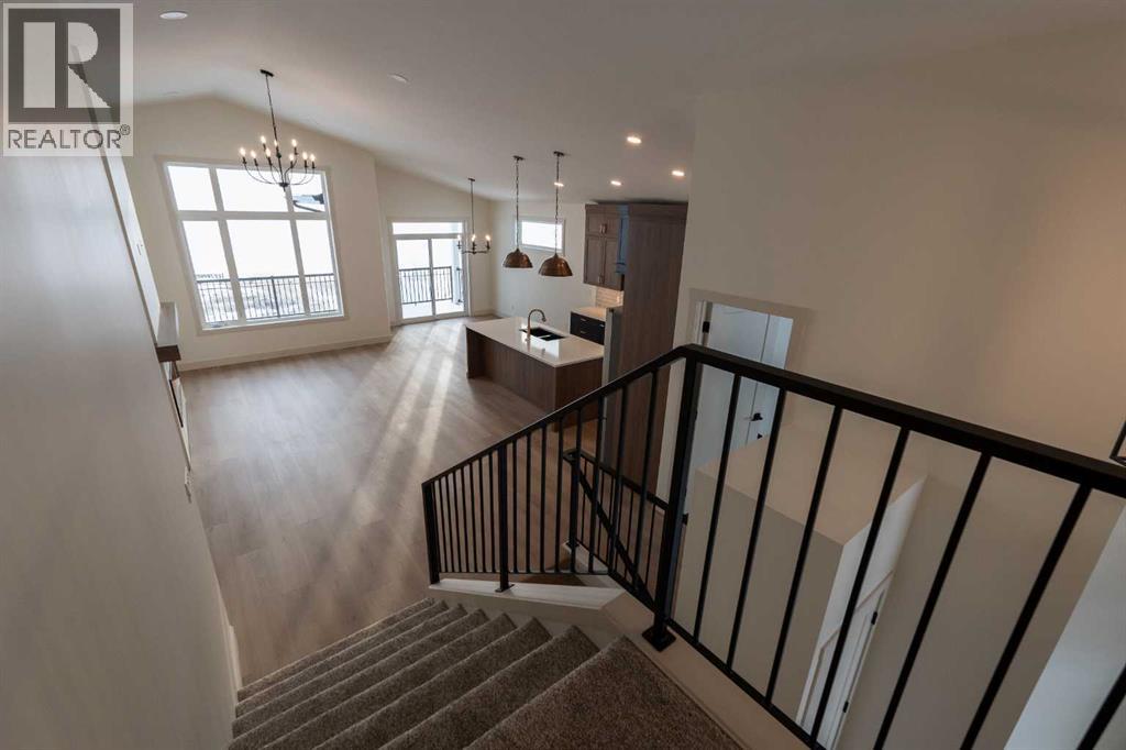 639 Sixmile Crescent S