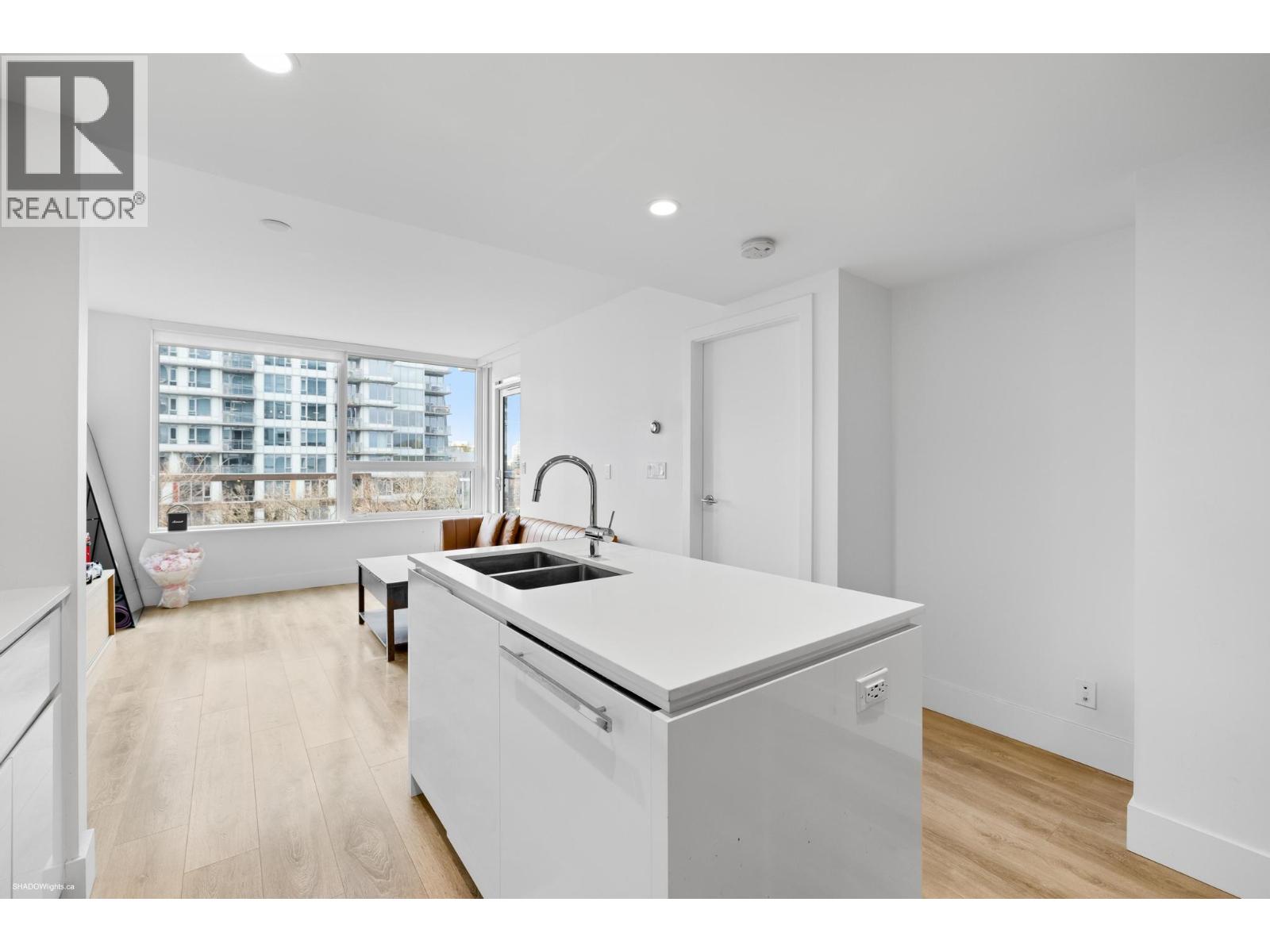 606 5508 HOLLYBRIDGE WAY