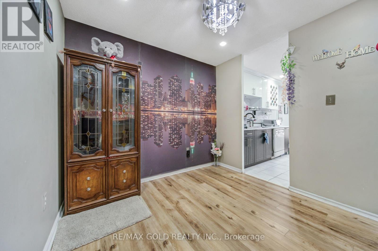 1905 - 21 KNIGHTSBRIDGE ROAD