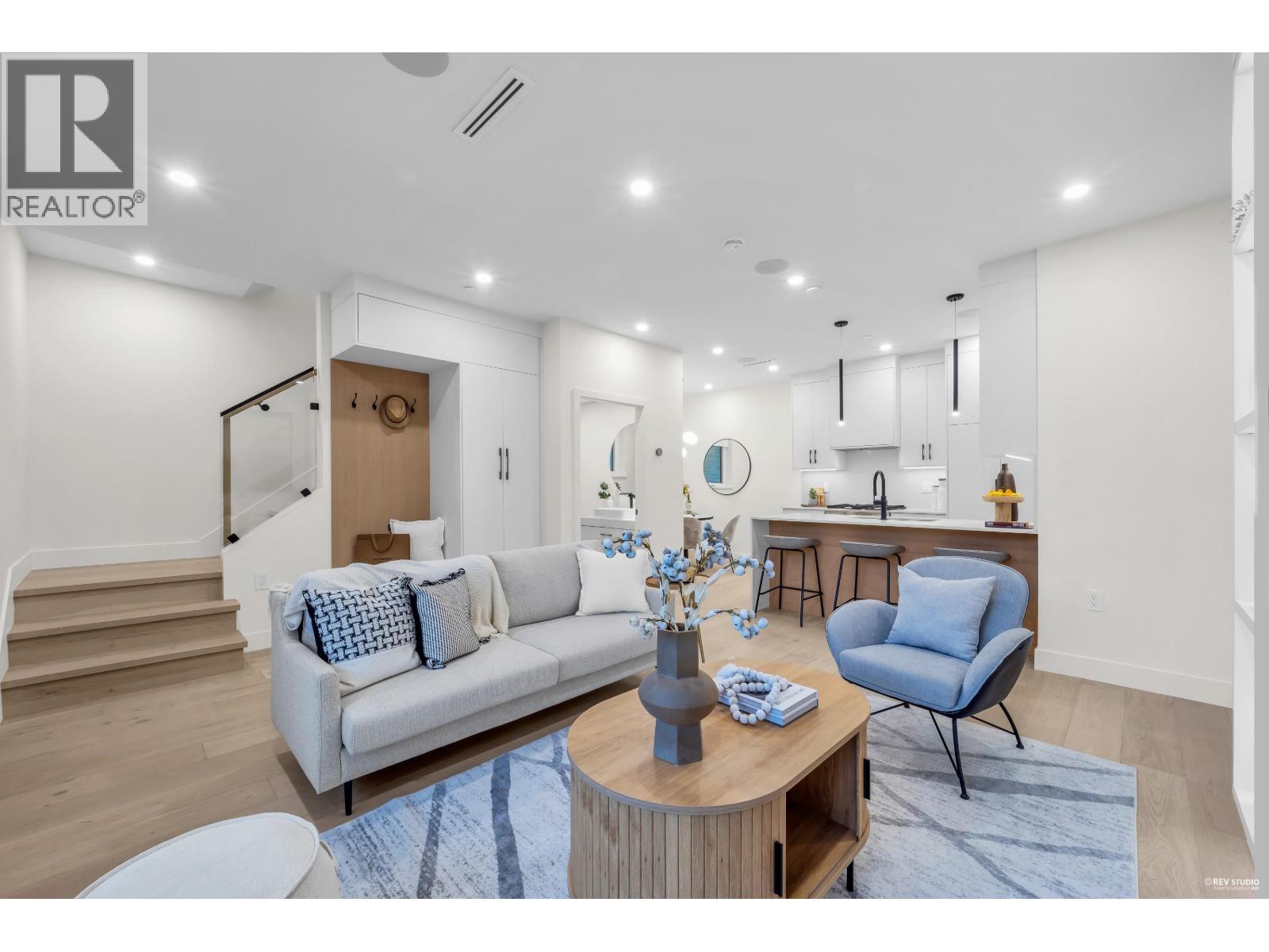 1 65 E KING EDWARD AVENUE