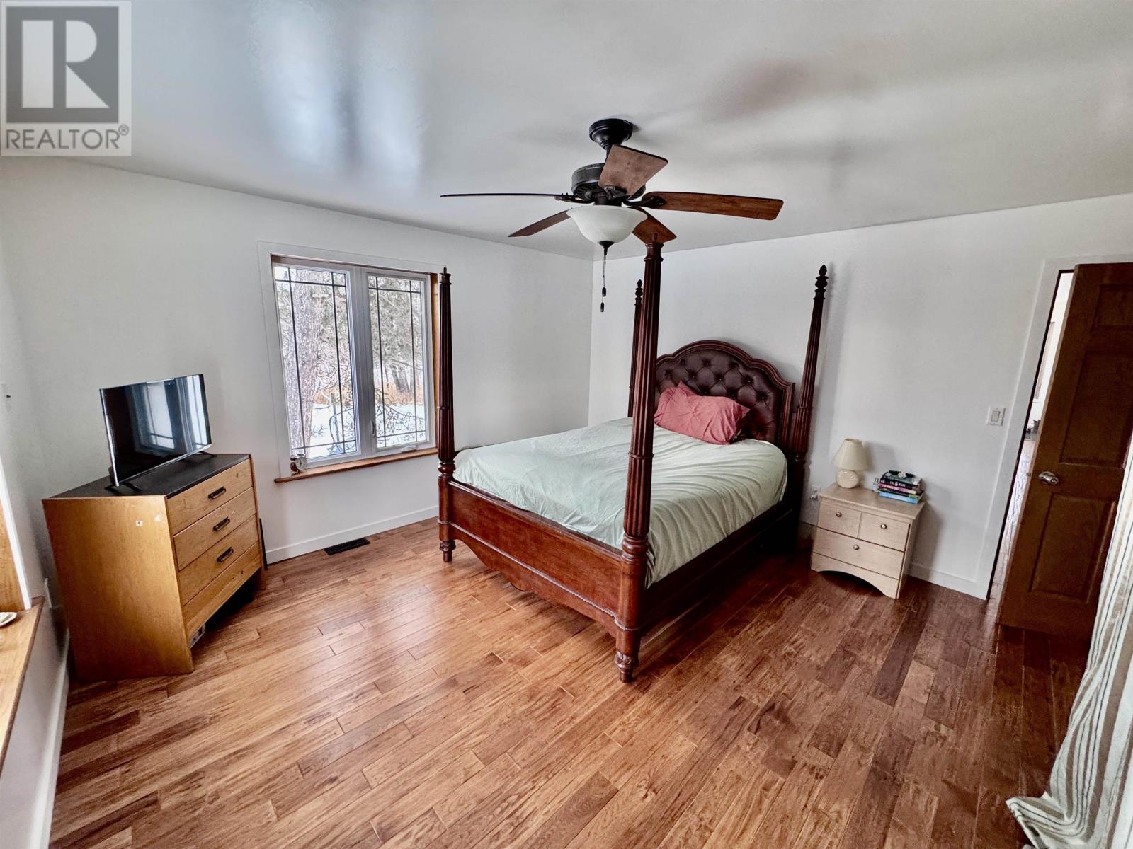 1026 FIRE #211 HWY 11