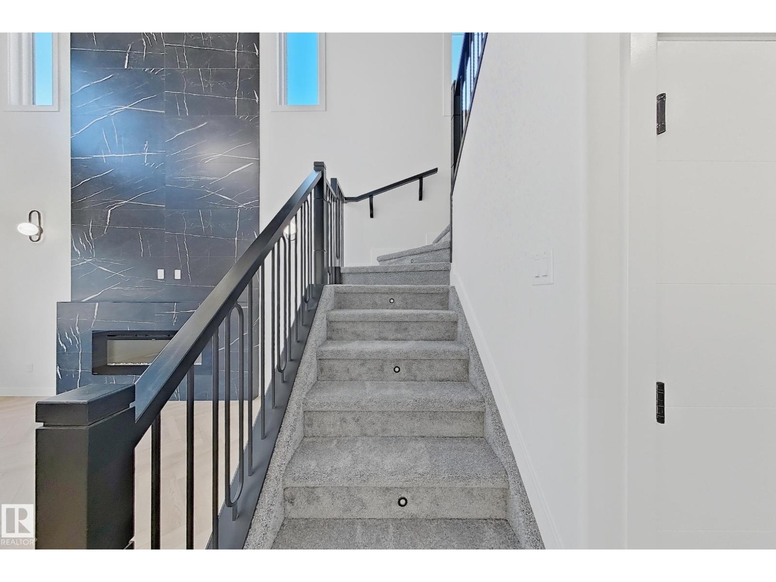 1558 SISKIN LINK LI NW