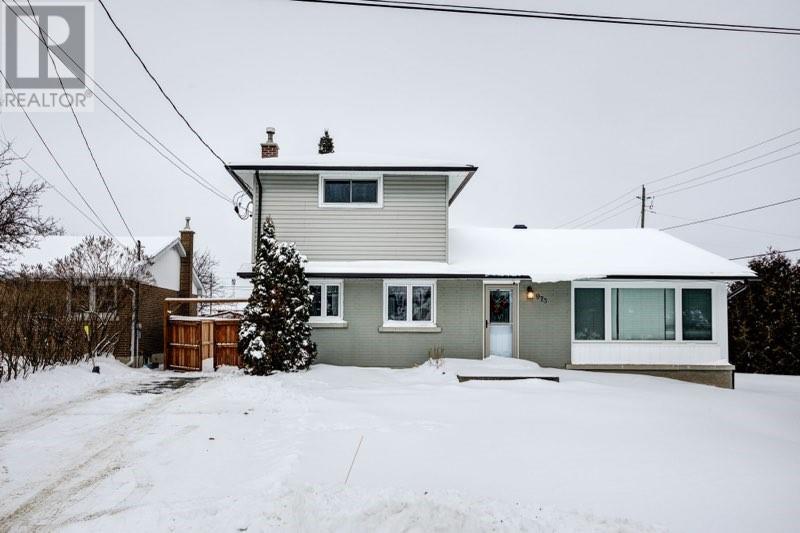 973 Meadowside Avenue