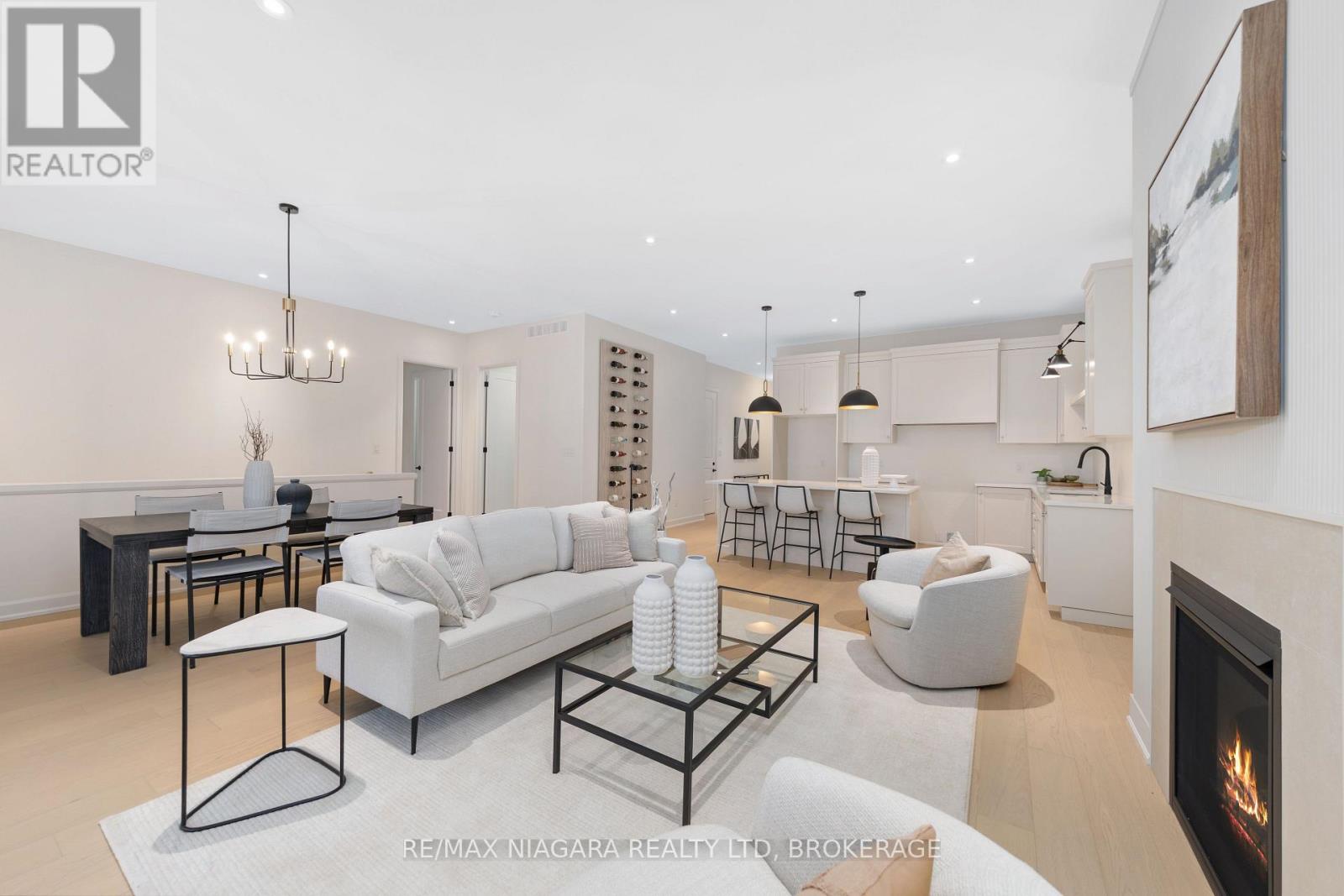 6 BUTTERNUT CRESCENT