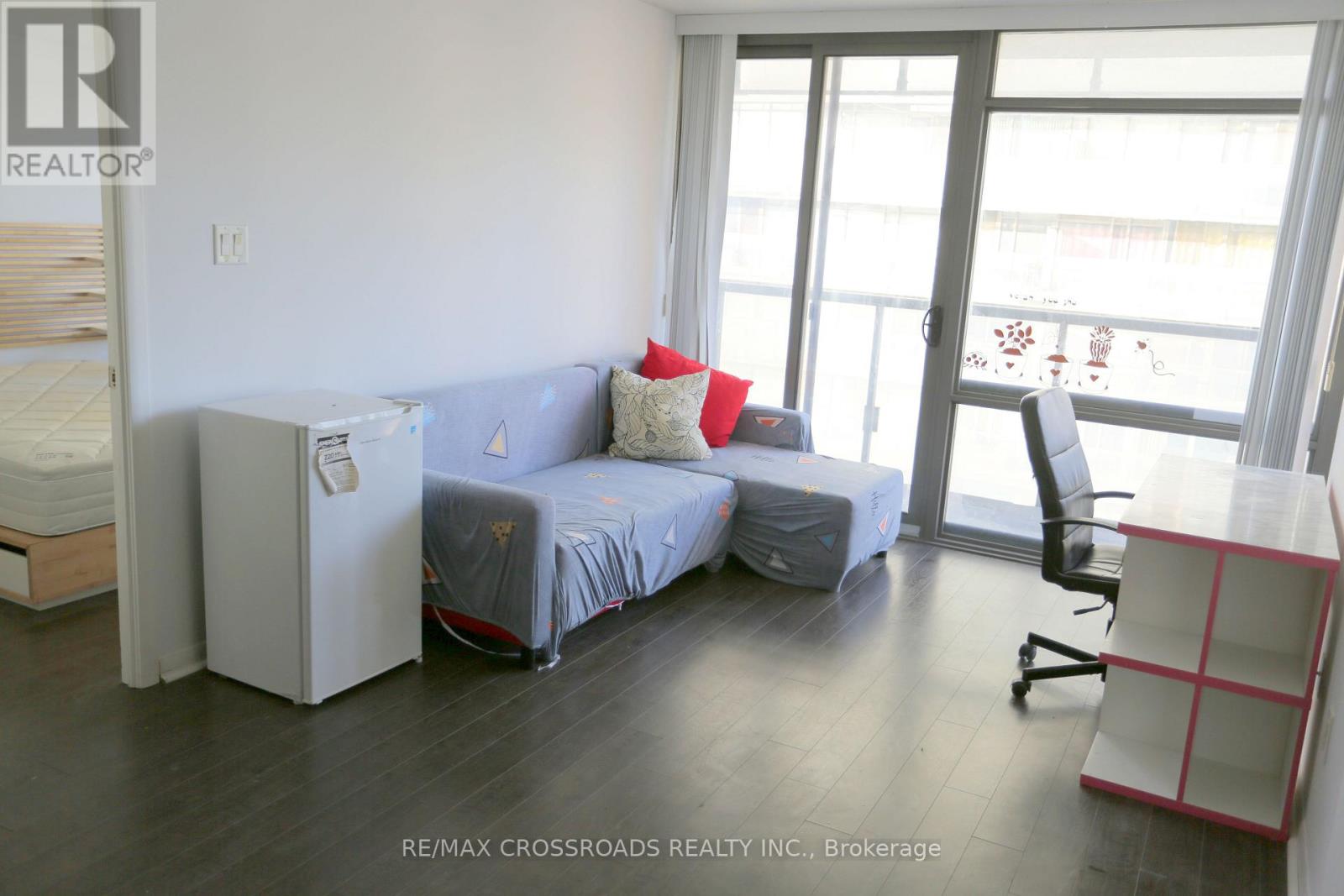 2009 - 38 GRENVILLE STREET