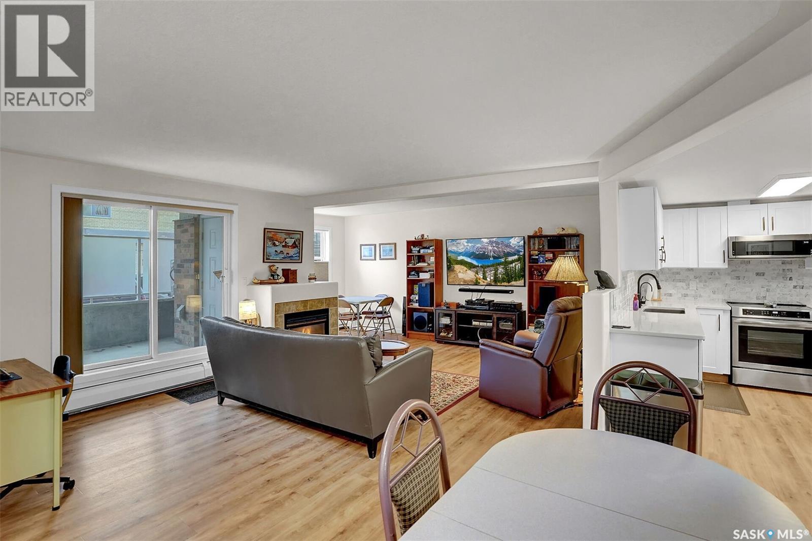 101 2217 Angus STREET