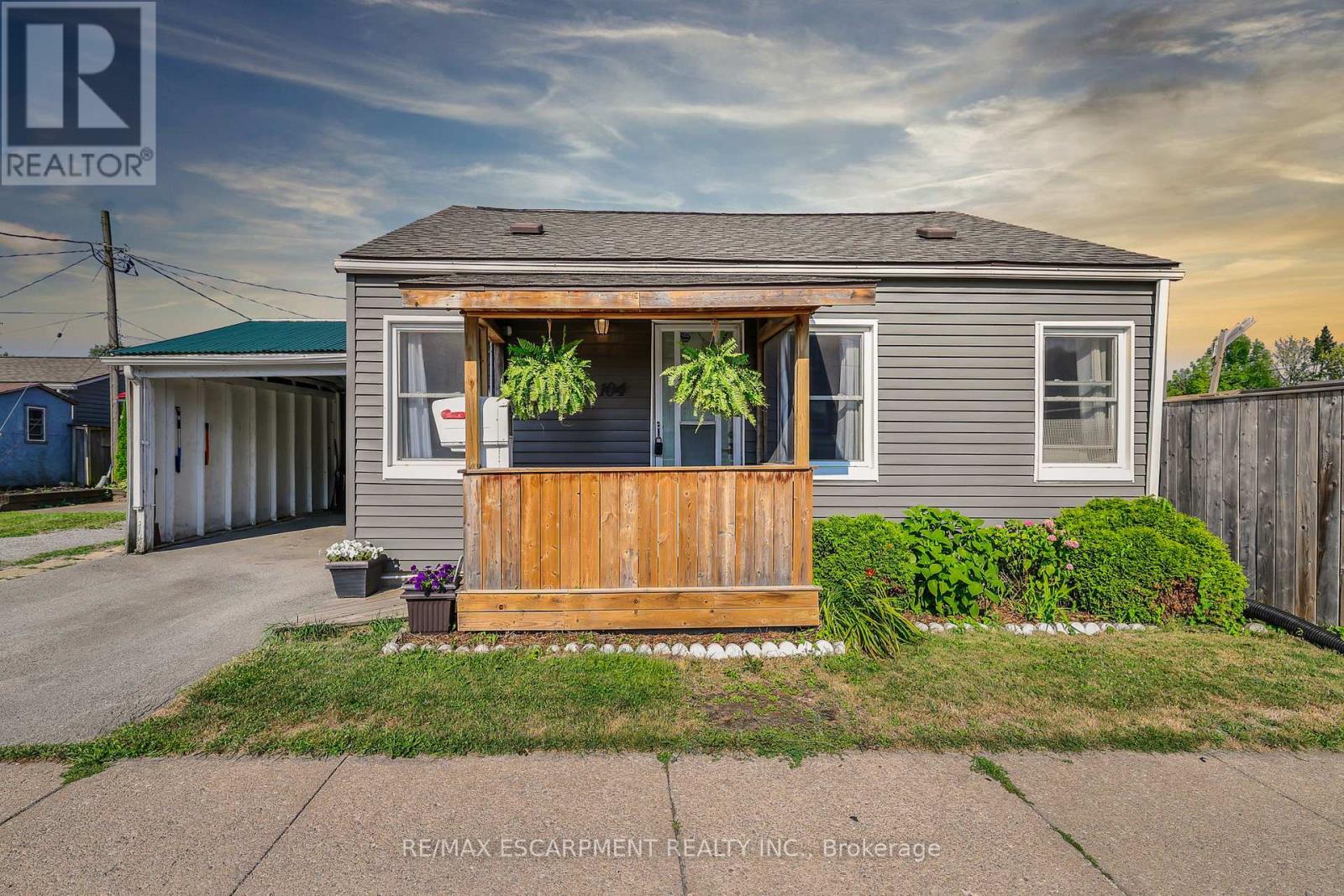 104 SOUTHWORTH STREET