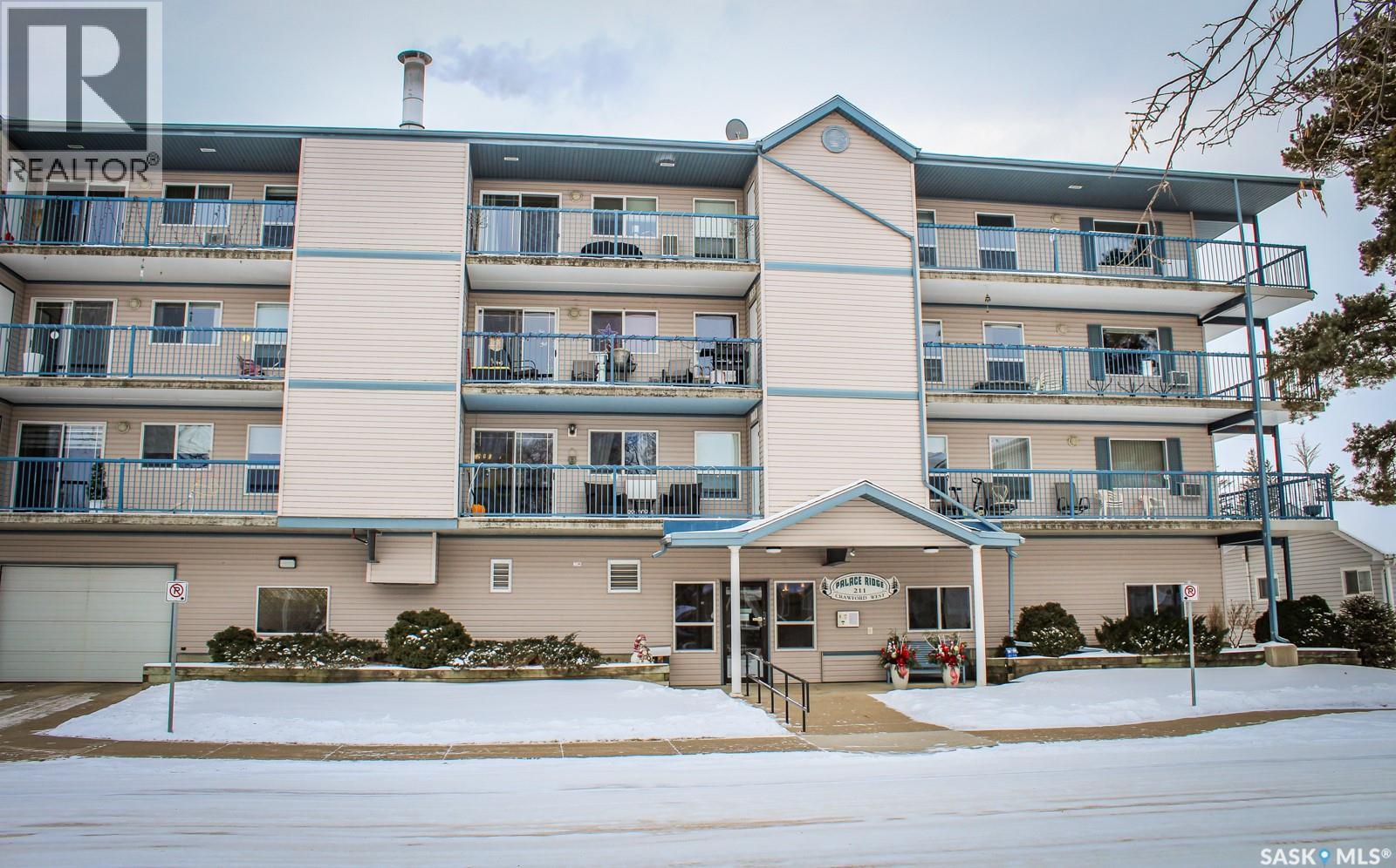 402 211 Crawford AVENUE