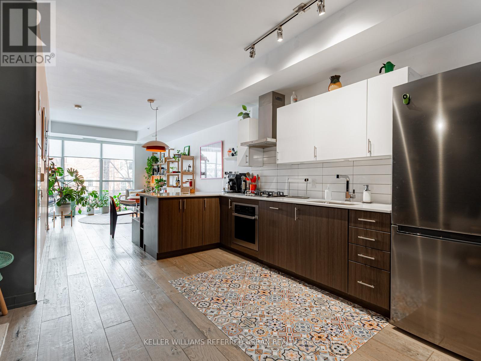 222 - 38 HOWARD PARK AVENUE