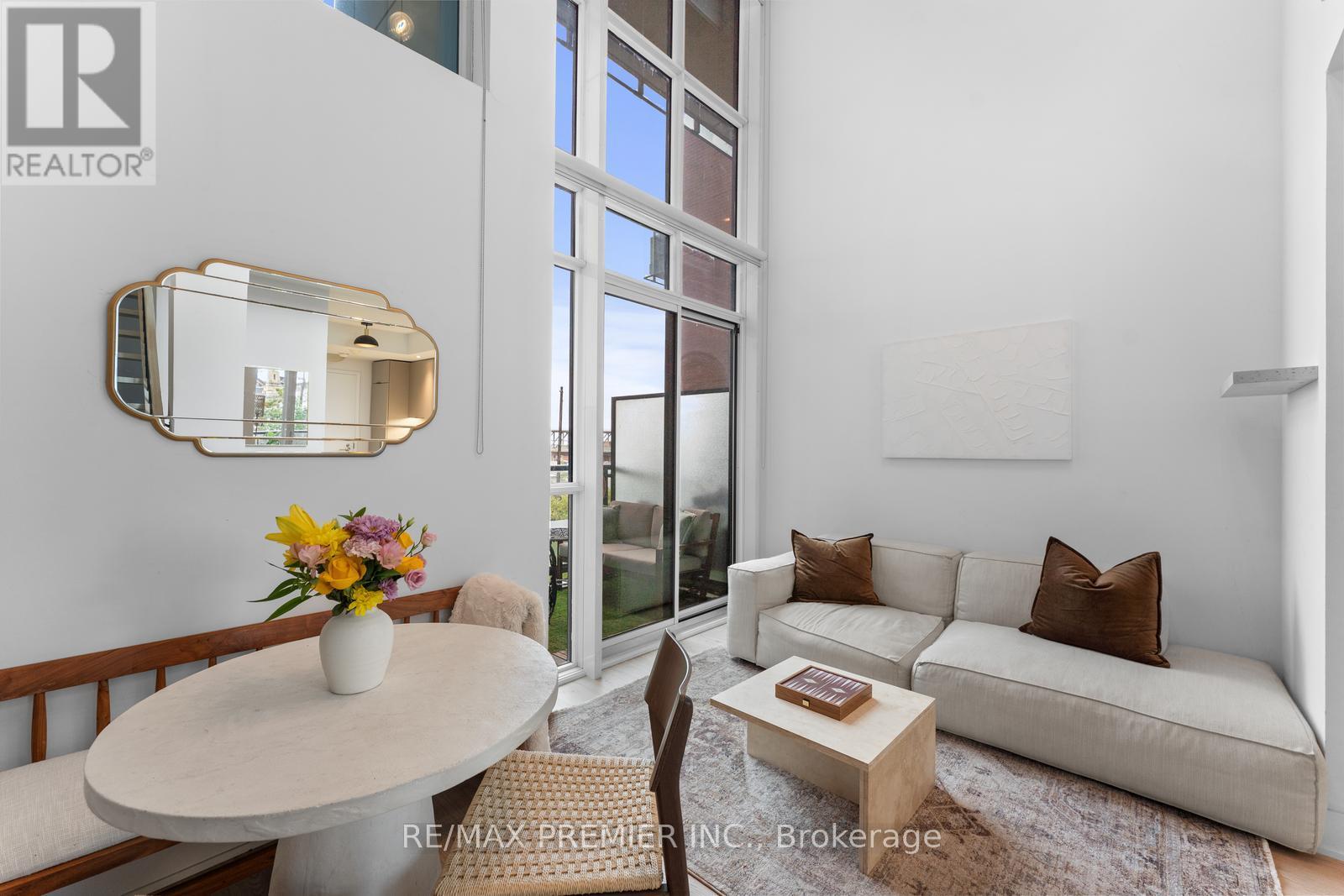 301 - 5 HANNA AVENUE