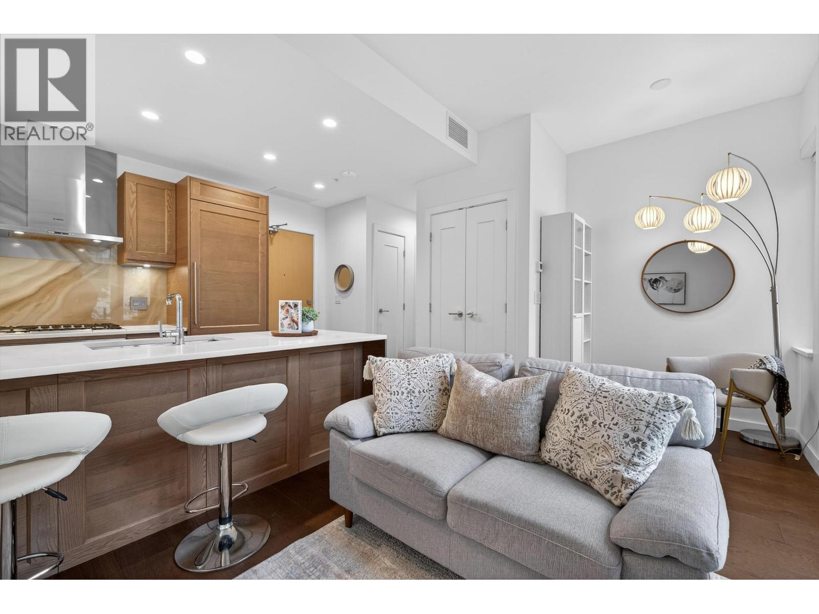 408 5681 BIRNEY AVENUE