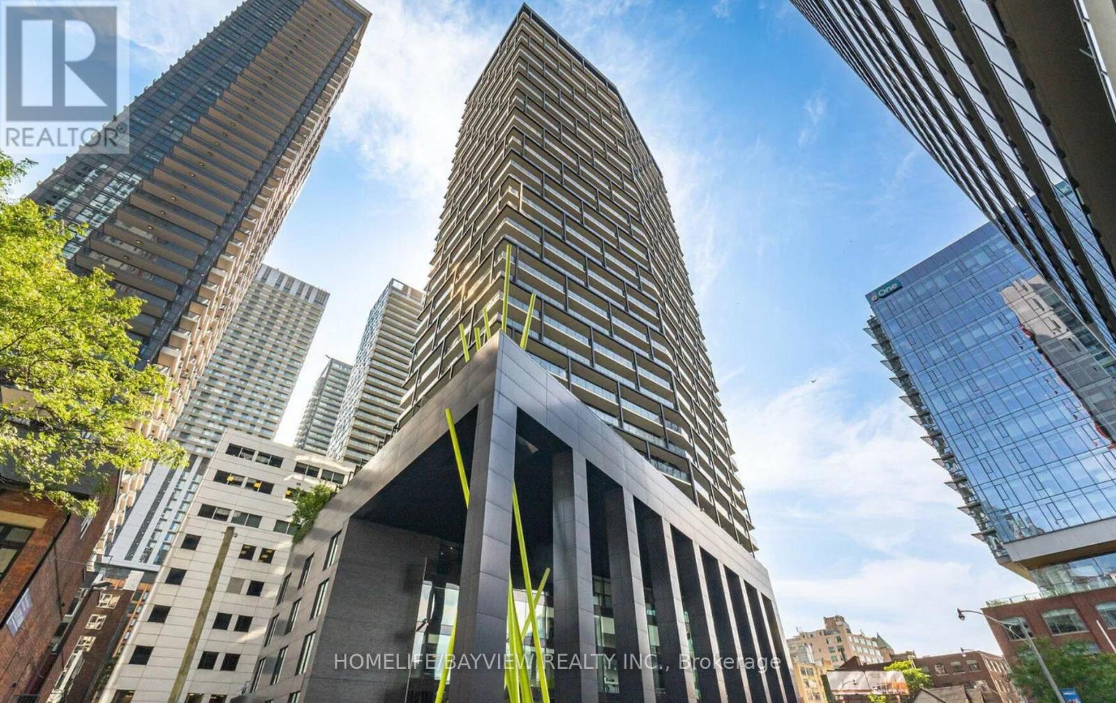 906 - 125 PETER STREET