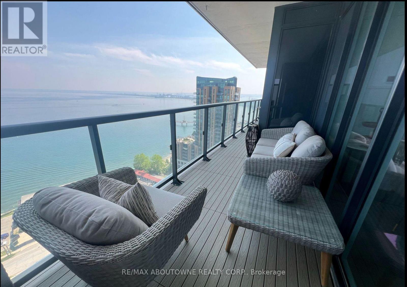 2204 - 370 MARTHA STREET