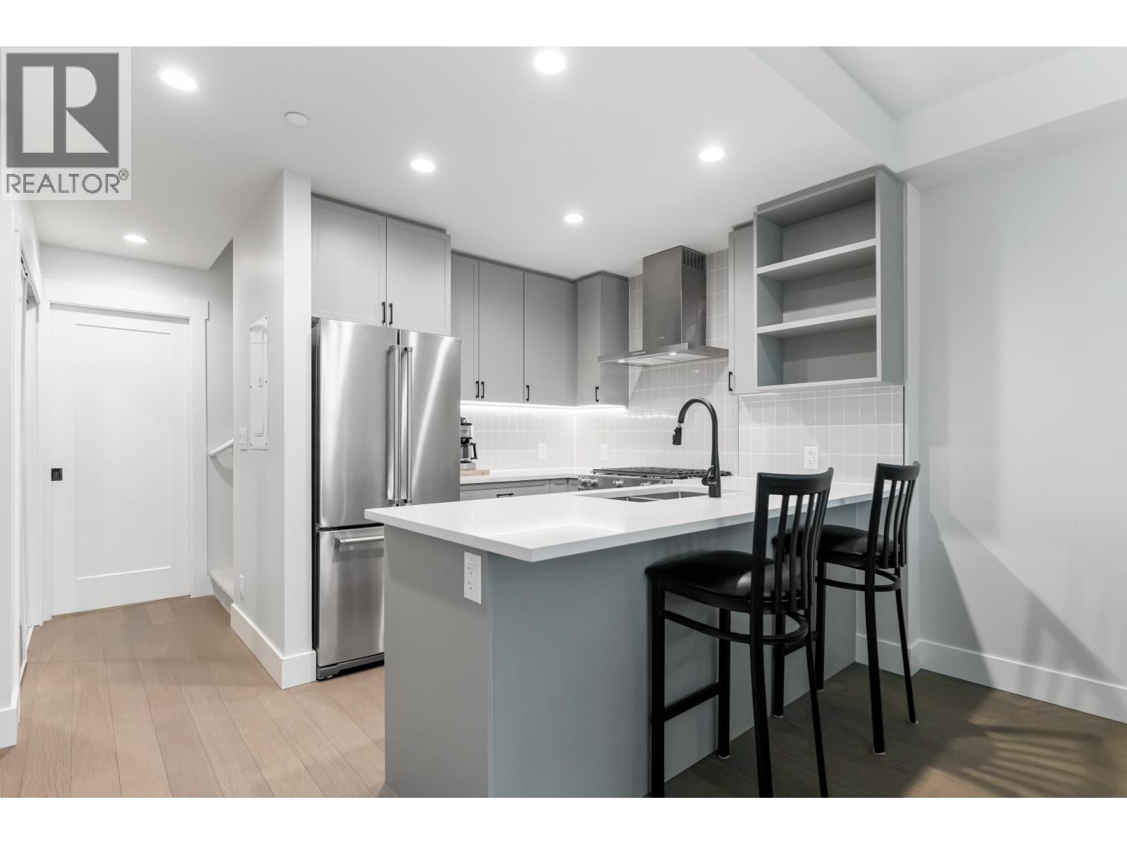 122 12040 PLAZA STREET