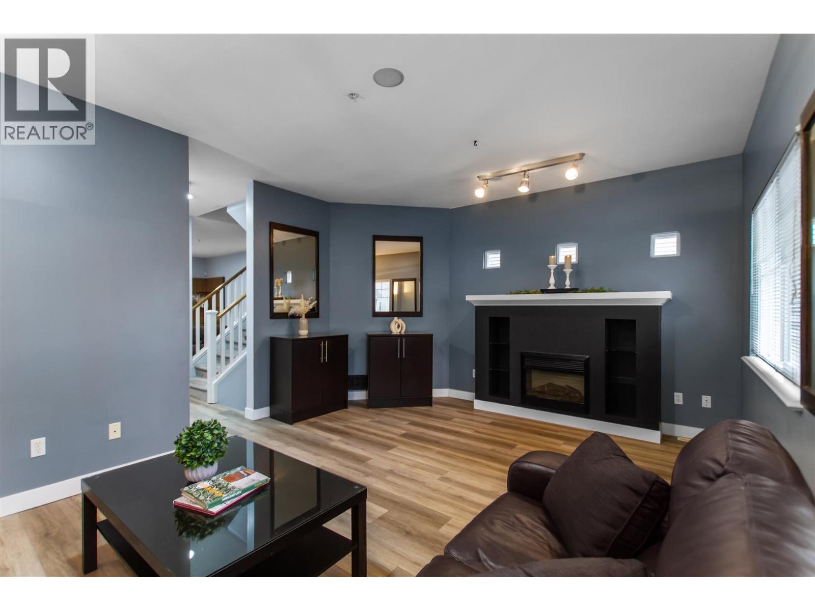 9 1108 RIVERSIDE CLOSE