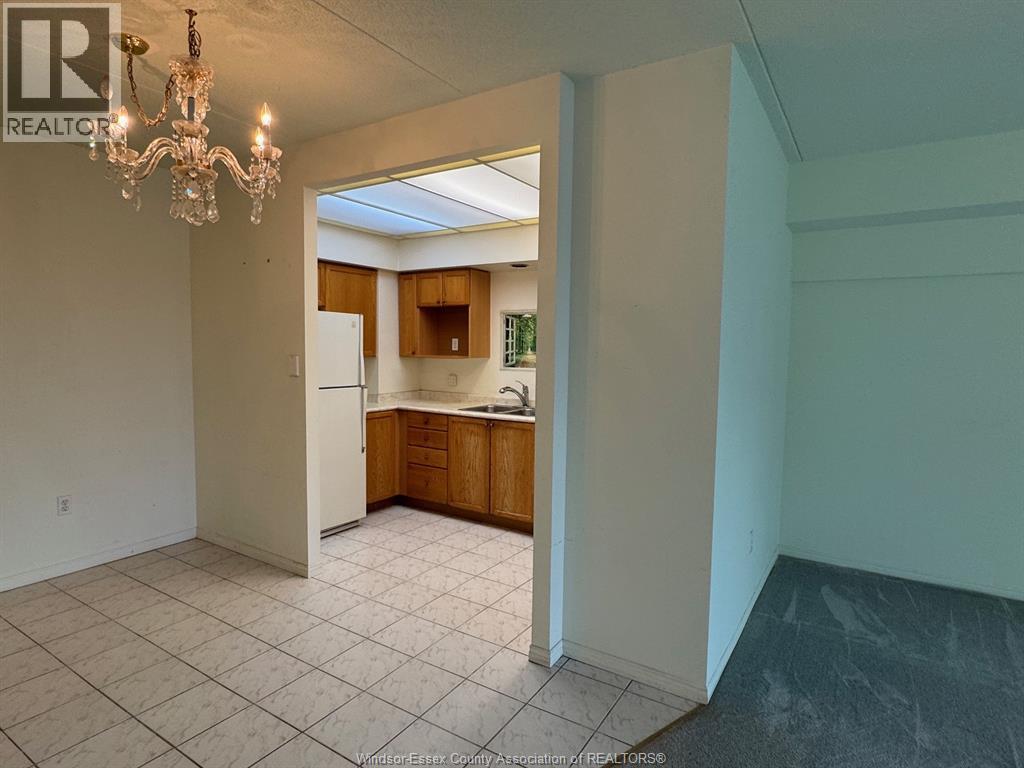 5064 WYANDOTTE STREET East Unit# 704