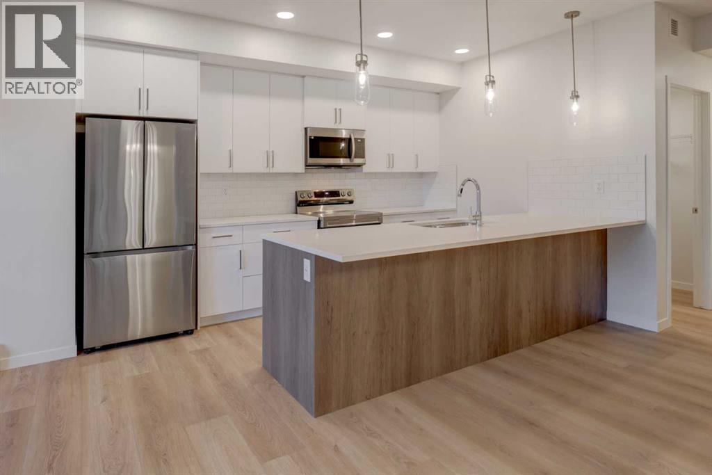 118, 245 Edith Place NW