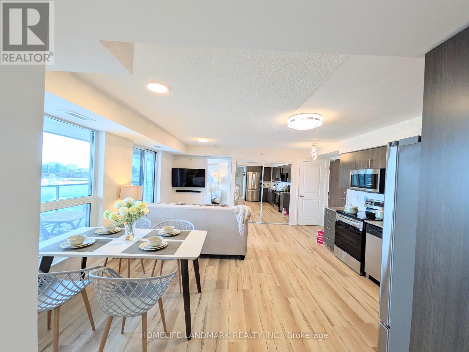 718 - 75 NORMAN BETHUNE AVENUE