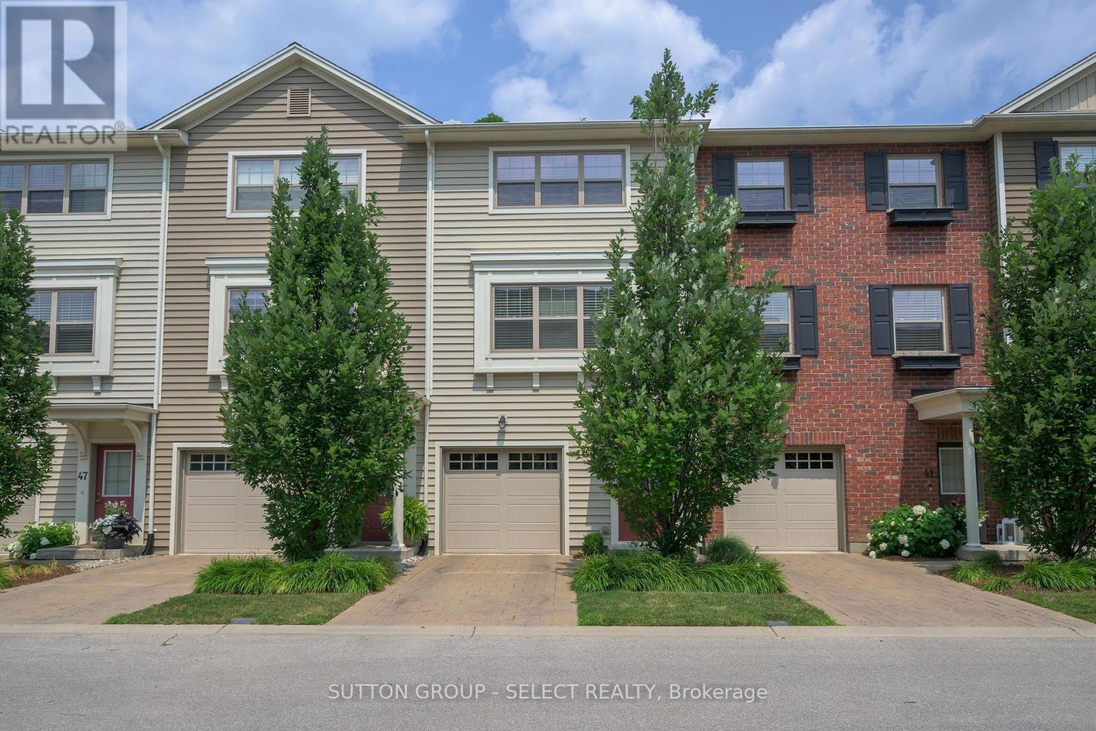 43 - 1040 CORONATION DRIVE