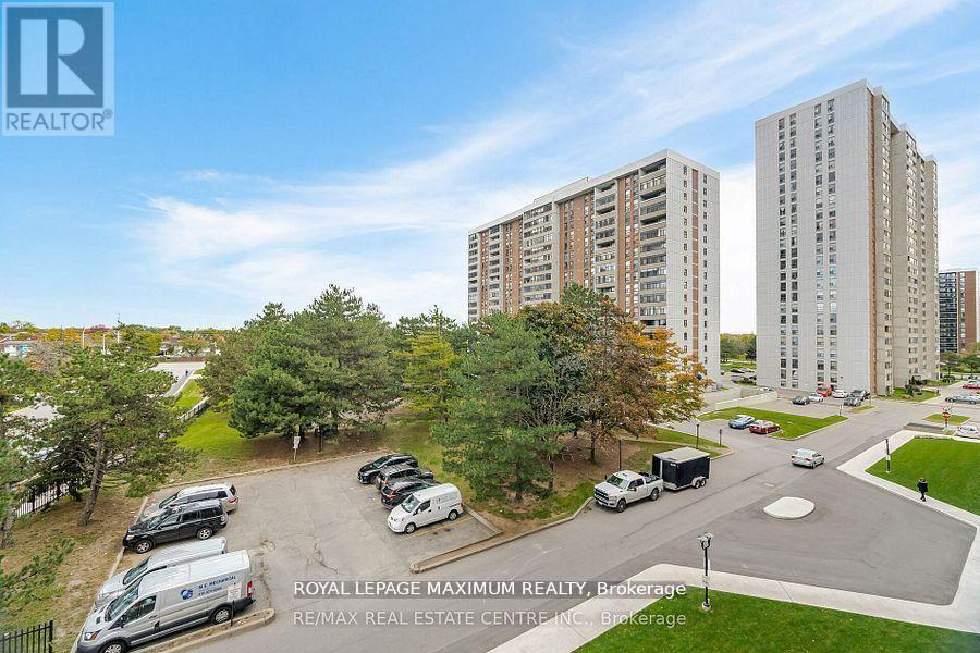 1912 - 15 KENSINGTON ROAD