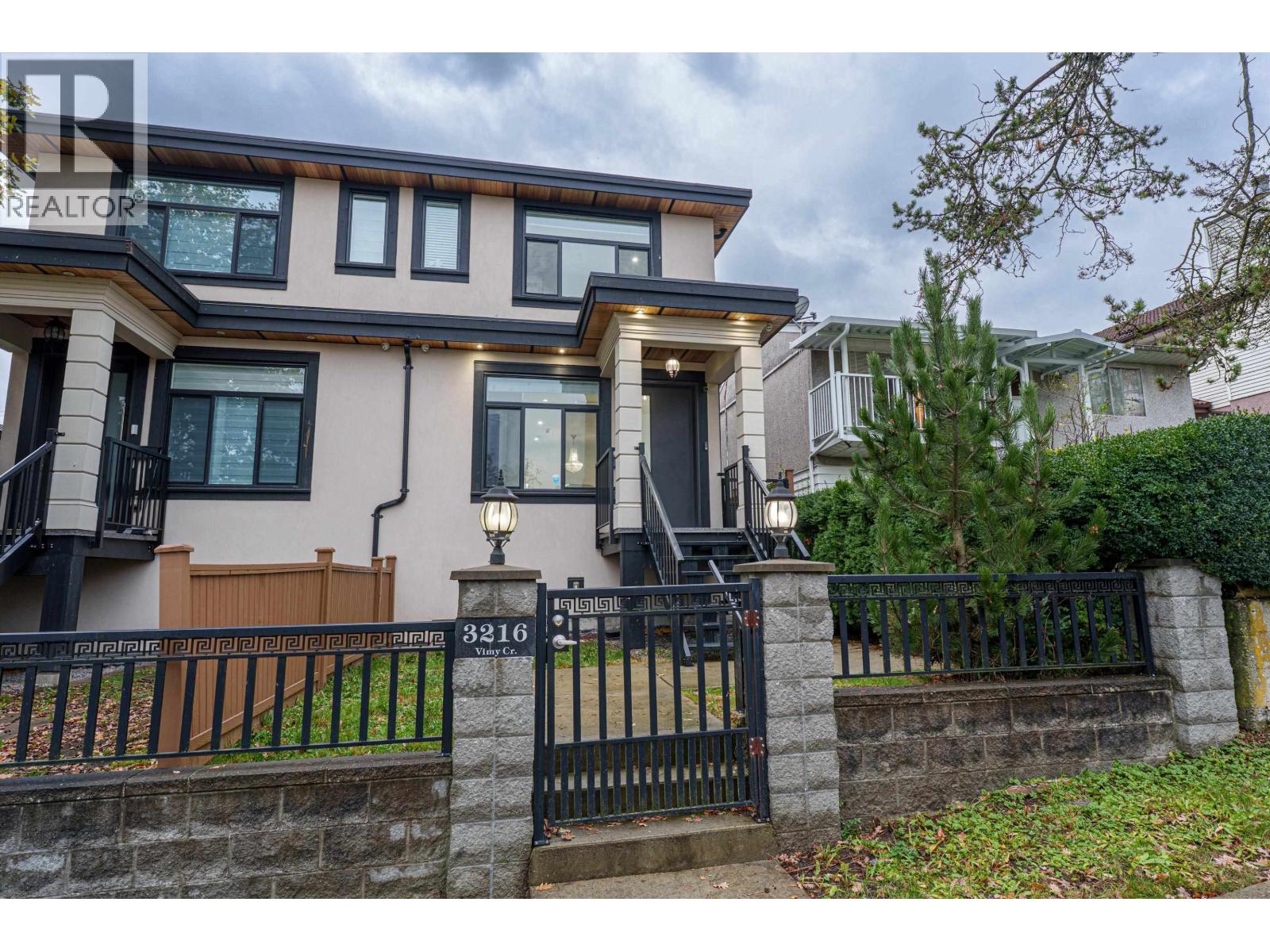 3216 VIMY CRESCENT