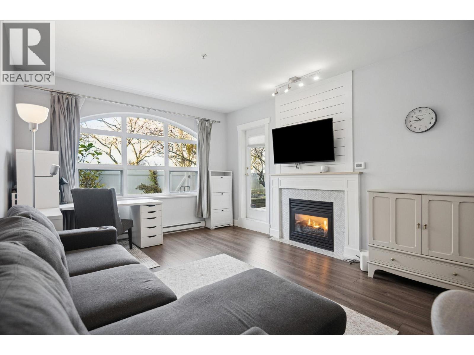 134 5888 DOVER CRESCENT